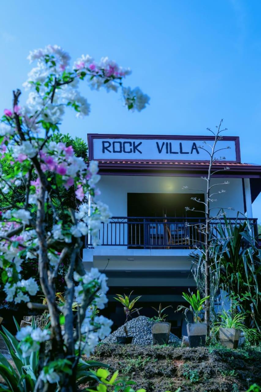 Rockvilla homestay&BNB Mihintale Esterno foto